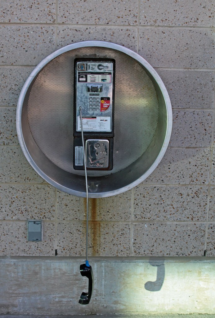 By scootnj (https://www.flickr.com/photos/scottod/4528676795)