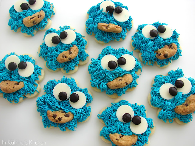By Katrina (https://www.inkatrinaskitchen.com/cookie-monster-cookies/)
