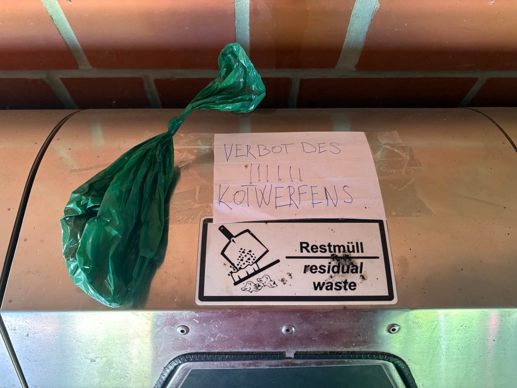 Original photo by fogBlogger. In the public domain.